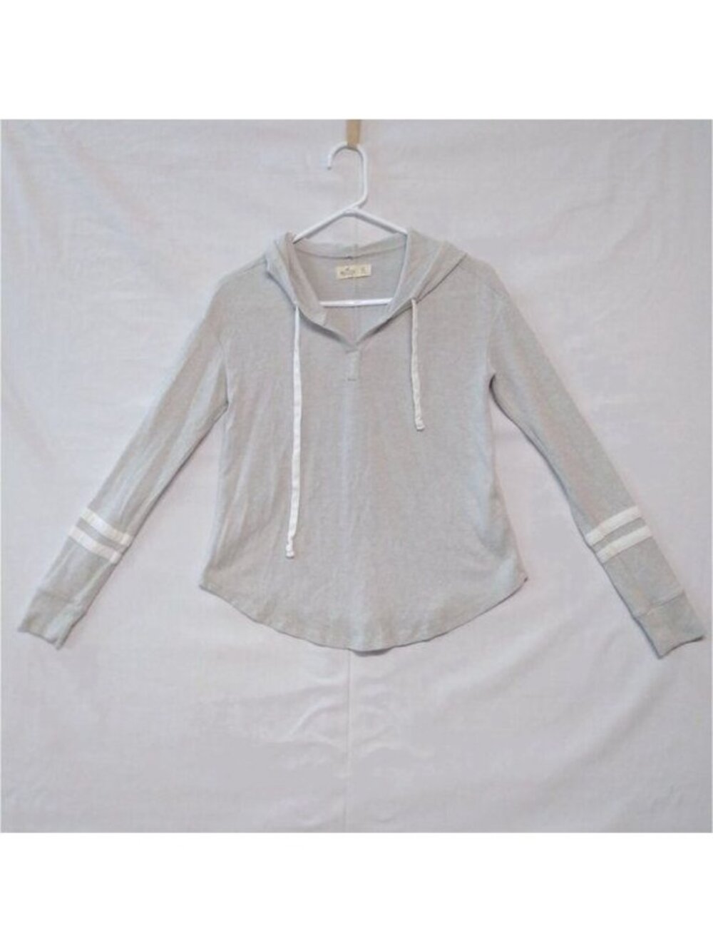 Hollister California XS Gray Hooded Long-Sleeve Top Striped Sleeves & Drawstring